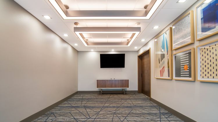 Holiday Inn Express & Suites Springdale Meeting