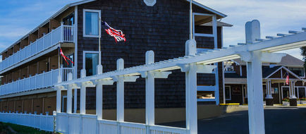 Bandon Inn Exterior