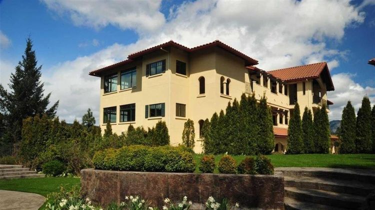 Columbia Cliff Villas Hotel Exterior