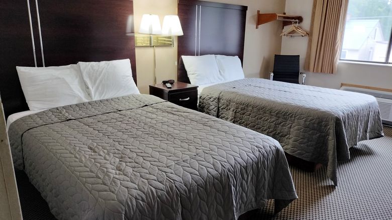 <b>Magnuson Hotel Ironwood Room</b>. Images powered by <a href="https://www.leonardoworldwide.com/" title="Leonardo Worldwide" target="_blank">Leonardo</a>.