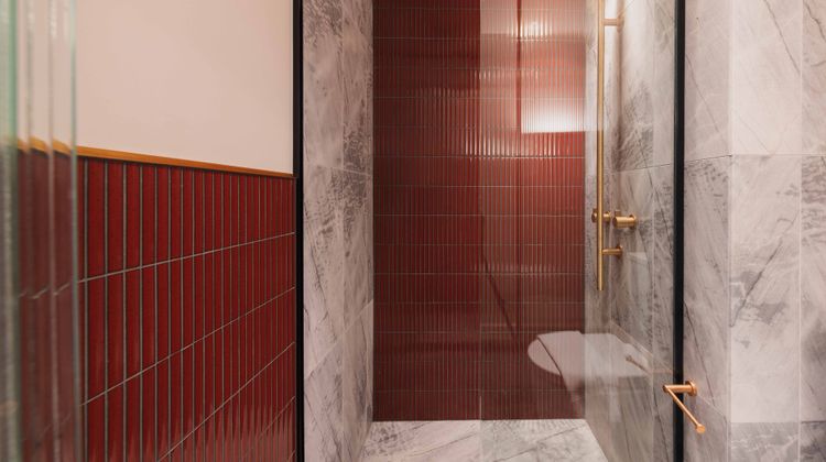 The Sarah Hotel by Urban Rest Room