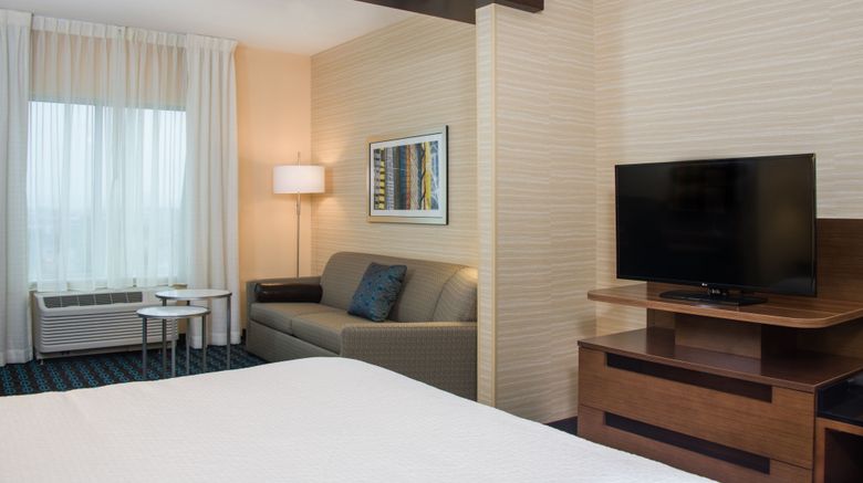 <b>Fairfield Inn & Suites Dayton Downtown Suite</b>. Images powered by <a href="https://www.leonardoworldwide.com/" title="Leonardo Worldwide" target="_blank">Leonardo</a>.