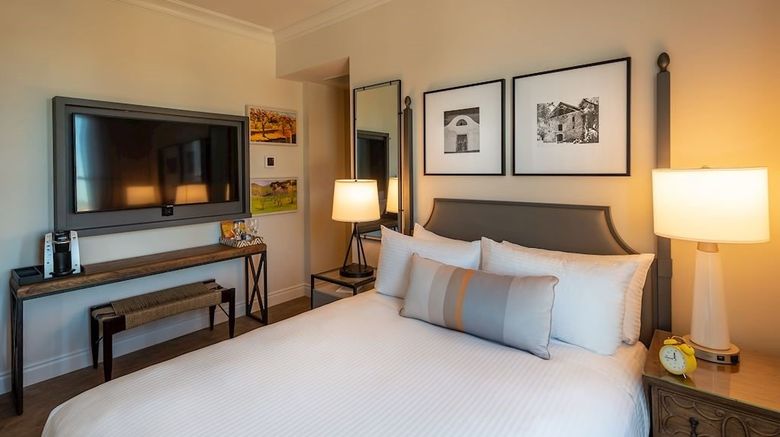 <b>Hotel E Room</b>. Images powered by <a href="https://www.leonardoworldwide.com/" title="Leonardo Worldwide" target="_blank">Leonardo</a>.