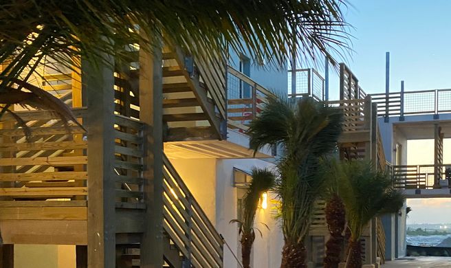 Lively Beach Exterior