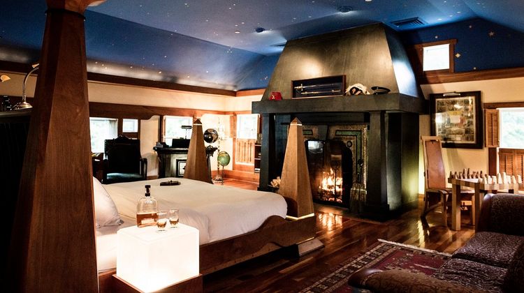 The Pitcher Inn Room