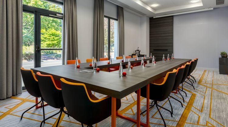 Paris Charles de Gaulle Airport Marriott Meeting