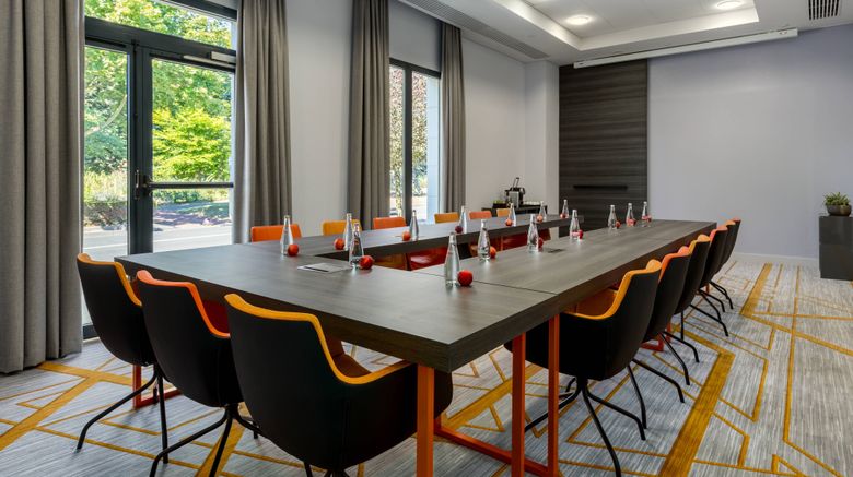 <b>Paris Charles de Gaulle Airport Marriott Meeting</b>. Images powered by <a href="https://www.leonardoworldwide.com/" title="Leonardo Worldwide" target="_blank">Leonardo</a>.