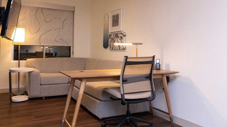 Element St Louis Midtown Room