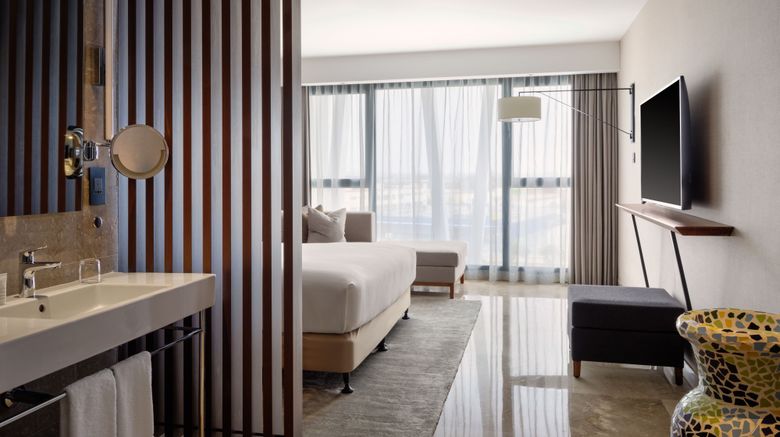<b>Tunis Marriott Hotel Room</b>. Images powered by <a href="https://www.leonardoworldwide.com/" title="Leonardo Worldwide" target="_blank">Leonardo</a>.
