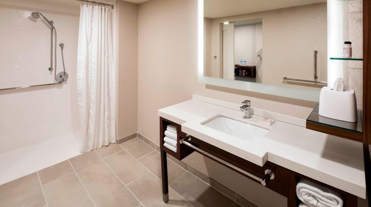 Delta Hotels Minneapolis Northeast Room
