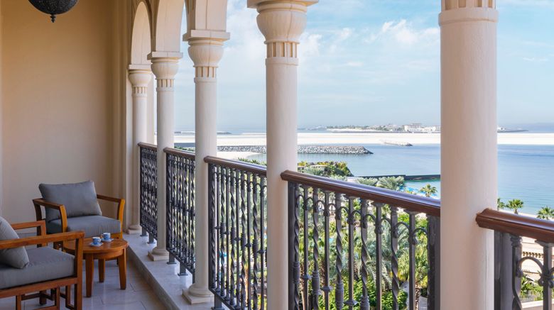 <b>Four Seasons Resort Dubai At Jumeriah Beach Suite</b>. Images powered by <a href="https://www.leonardoworldwide.com/" title="Leonardo Worldwide" target="_blank">Leonardo</a>.