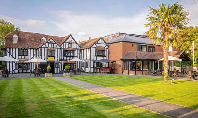 Donnington Manor Hotel Exterior