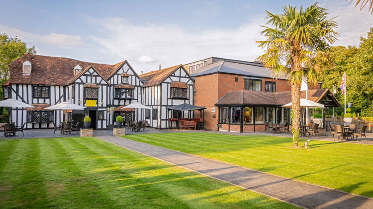 Donnington Manor Hotel Exterior