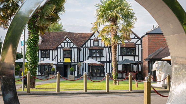Donnington Manor Hotel Exterior