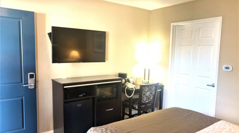 <b>Executive Inn Room</b>. Images powered by <a href="https://www.leonardoworldwide.com/" title="Leonardo Worldwide" target="_blank">Leonardo</a>.