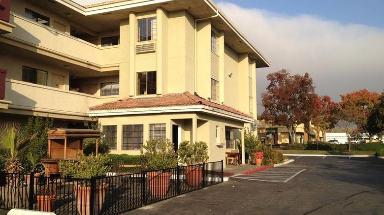 Executive Inn Exterior. Images powered by <a href="https://www.leonardoworldwide.com" target="_blank" rel="noopener">Leonardo</a>.