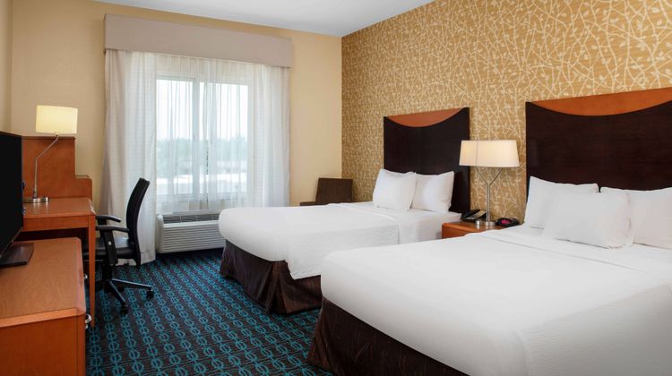 Fairfield Inn & Suites Augusta Room