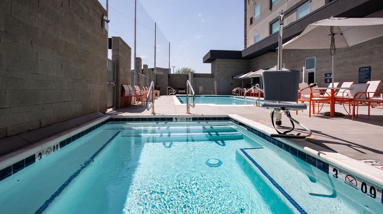 <b>Holiday Inn Glendale-Stadium & Ent Dist Spa</b>. Images powered by <a href="https://www.leonardoworldwide.com/" title="Leonardo Worldwide" target="_blank">Leonardo</a>.
