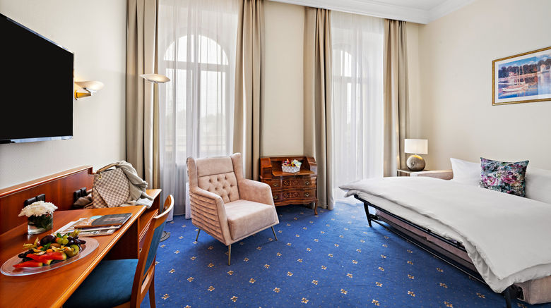 <b>Hotel Bayerischer Hof Dresden Suite</b>. Images powered by <a href="https://www.leonardoworldwide.com/" title="Leonardo Worldwide" target="_blank">Leonardo</a>.