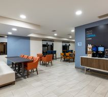 Holiday Inn Express South - Mayo Area Exterior