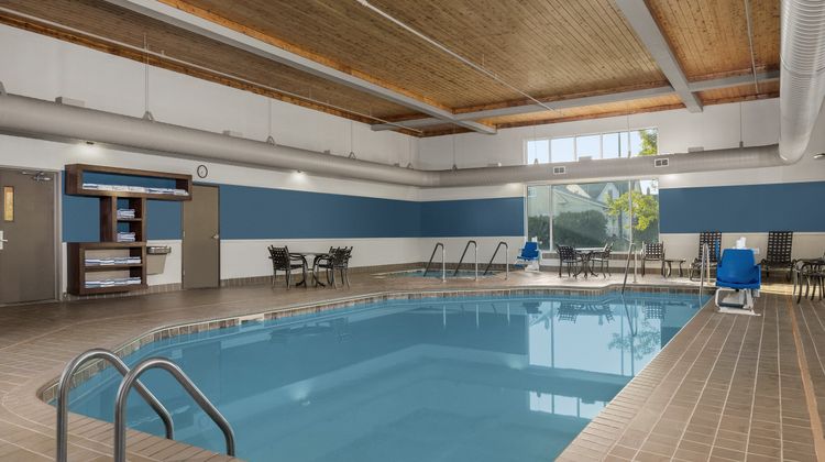 Holiday Inn Express & Suites Pool