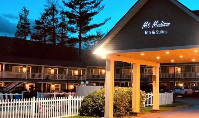 Mount Madison Inn & Suites Exterior