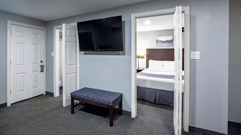 <b>Mount Madison Inn & Suites Suite</b>. Images powered by <a href="https://www.leonardoworldwide.com/" title="Leonardo Worldwide" target="_blank">Leonardo</a>.