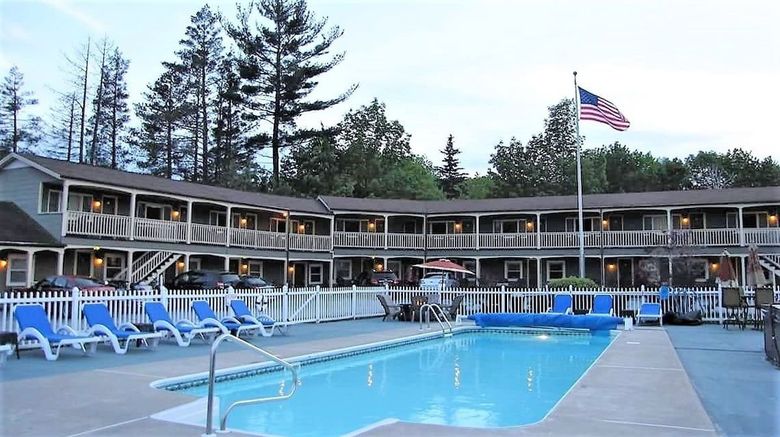 <b>Mount Madison Inn & Suites Pool</b>. Images powered by <a href="https://www.leonardoworldwide.com/" title="Leonardo Worldwide" target="_blank">Leonardo</a>.