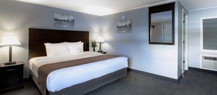 Mount Madison Inn & Suites Room