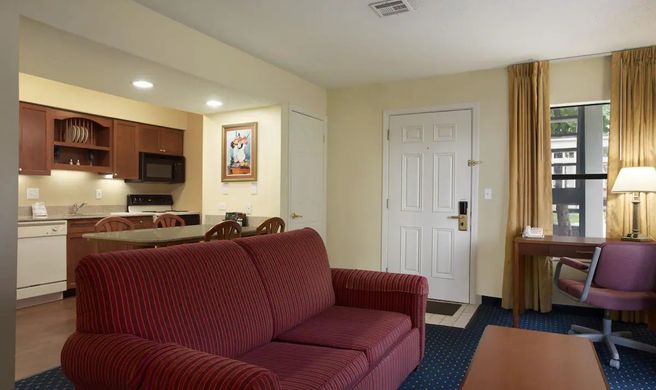 Affordable Suites Grand Rapids Room