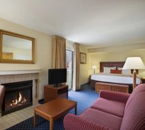Affordable Suites Grand Rapids Room