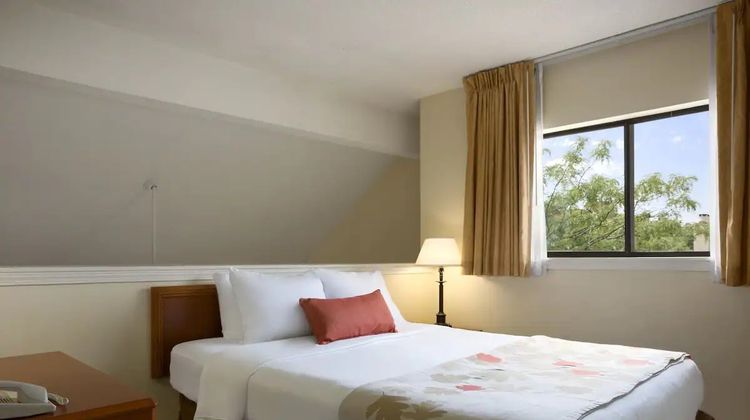 Affordable Suites Grand Rapids Suite
