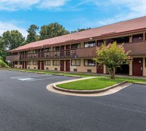Red Roof Inn Hickory Exterior