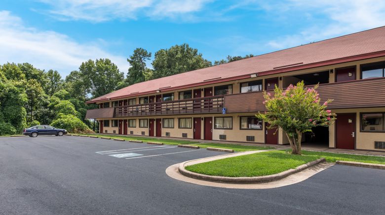 <b>Red Roof Inn Hickory Exterior</b>. Images powered by <a href="https://www.leonardoworldwide.com/" title="Leonardo Worldwide" target="_blank">Leonardo</a>.