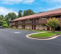 Red Roof Inn Hickory Exterior