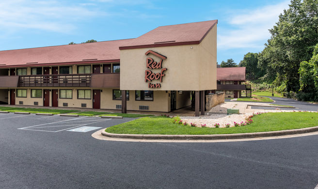 Red Roof Inn Hickory Exterior