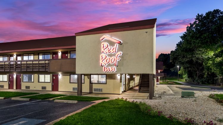 Red Roof Inn Hickory Exterior