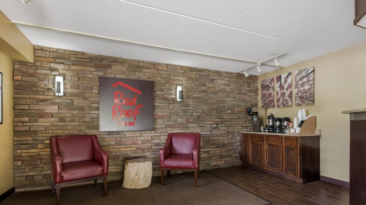 Red Roof Inn Hickory Lobby