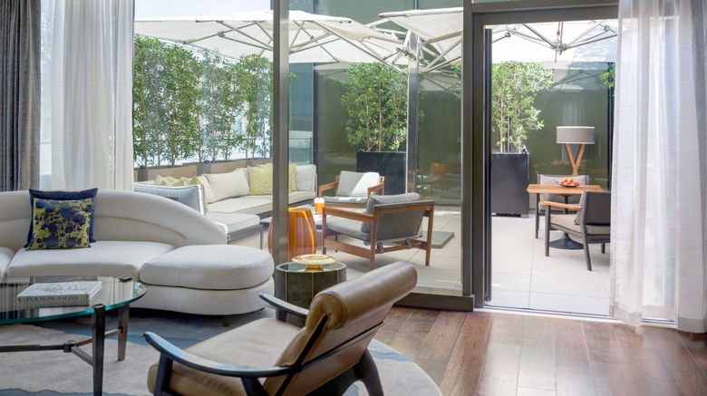 <b>Four Seasons Hotel DIFC Suite</b>. Images powered by <a href=https://www.travelagewest.com/Hotels/Dubai/