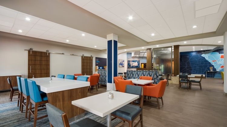 Holiday Inn Express & Suites Lexington Restaurant