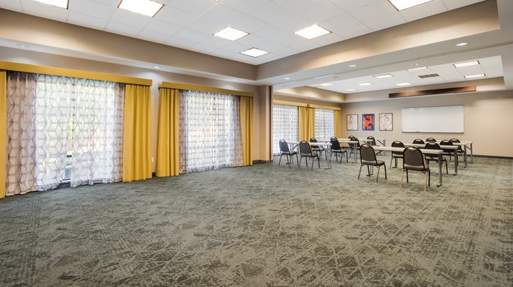 Holiday Inn Express & Suites Lexington Meeting