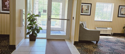 Cobblestone Inn & Suites Bloomfield Lobby