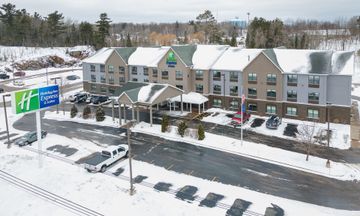 Holiday Inn Express & Suites
