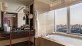 <b>Four Seasons Hotel Beijing Room</b>. Images powered by <a href="https://www.leonardoworldwide.com/" title="Leonardo Worldwide" target="_blank">Leonardo</a>.