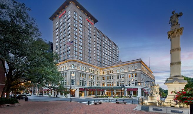 Lancaster Marriott at Penn Square Exterior