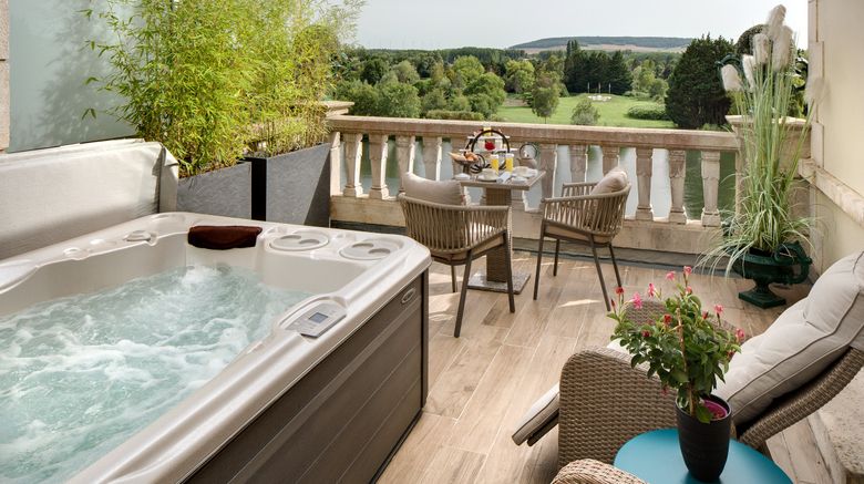 <b>La Cote Saint Jacques Suite</b>. Images powered by <a href="https://www.leonardoworldwide.com/" title="Leonardo Worldwide" target="_blank">Leonardo</a>.