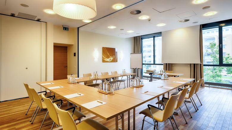 <b>City Hotel Frankfurt Meeting</b>. Images powered by <a href="https://www.leonardoworldwide.com/" title="Leonardo Worldwide" target="_blank">Leonardo</a>.