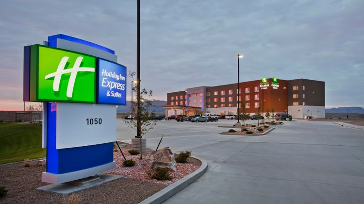 Holiday Inn Express & Stes Green River Exterior