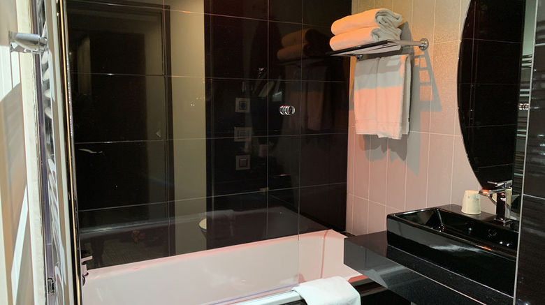 <b>Hotel Le Canberra Room</b>. Images powered by <a href="https://www.leonardoworldwide.com/" title="Leonardo Worldwide" target="_blank">Leonardo</a>.