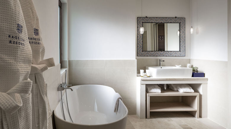<b>Baglioni Resort Sardinia Room</b>. Images powered by <a href="https://www.leonardoworldwide.com/" title="Leonardo Worldwide" target="_blank">Leonardo</a>.